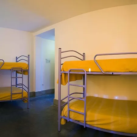 Juvenil Hostal *